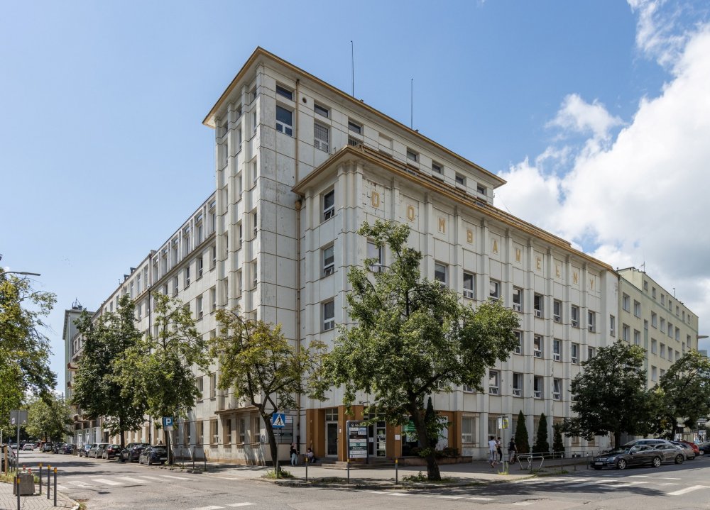 Modernistyczny budynek w Gdyni Dom Bawełny