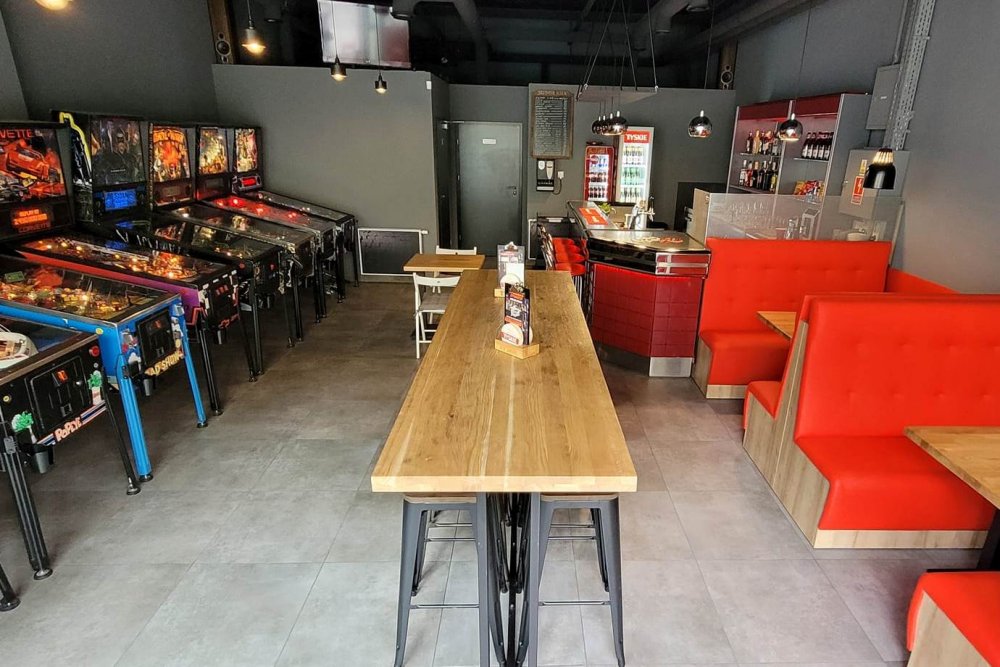 Srebrna Kula -  pinball pub