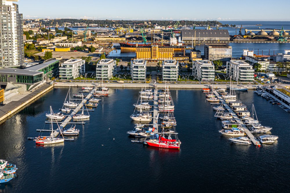 Widok z lotu ptaka na Marinę Yacht Park