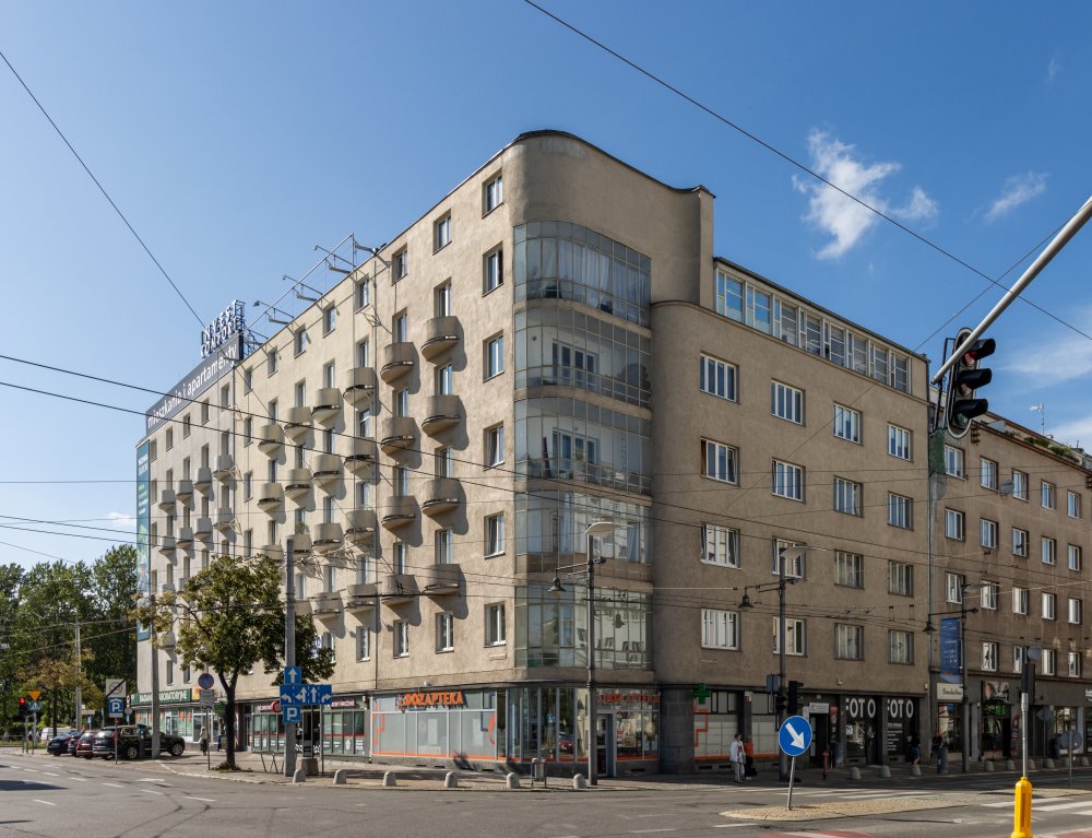 Modernizm, kamienica Ogończyka-Blocha i Mazalona w Gdyni, widok z zewnątrz