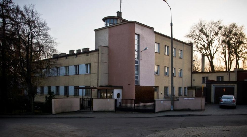 Modernizm, budynek Polskarob - widok budynku z zewnątrz
