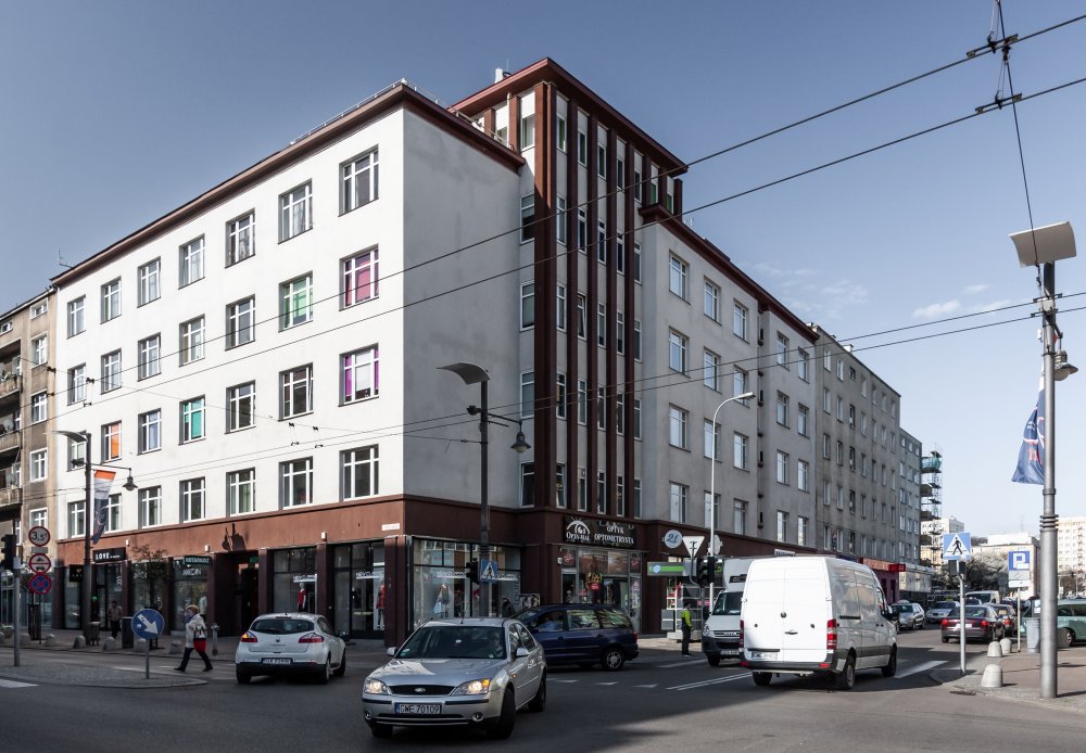 Modernizm, Kamienica firmy PAGED w Gdyni, widok z zewnątrz