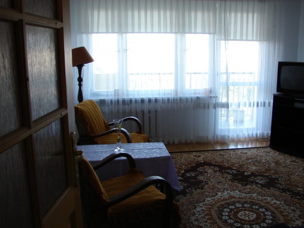 Mieszkanie - ul. Gniewska (sezon), widok na pokój