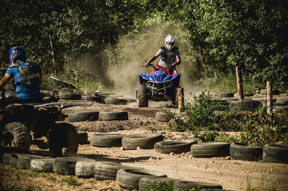 Kolibki Adventure Park kłady na torze