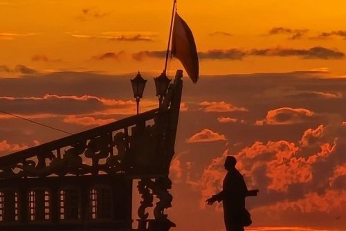 Jesienny wschód Słońca w Gdyni, zdjęcie z naszej grupy na FB „Gdynia w obiektywie