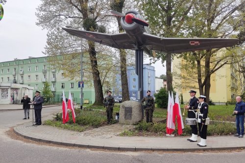 Uroczystości przy historycznym samolocie TS-8 Bies na Babich Dołach (fot. Mariusz Szkuflarz)