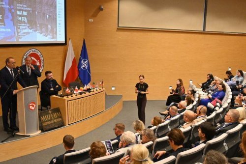 W czwartek, 20 sierpnia w głównej auli Muzeum Marynarki Wojennej w Gdyni zainaugurowano 8. edycję Międzynarodowej Konferencji Naukowej, w tym roku pod hasłem „Wojna i Morze