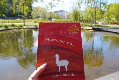 Książka „Marzenia Mili” dostępna jest w gdyńskich szkołach, bibliotekach i placówkach wspierających dzieci (fot. Magdalena Starnawska)