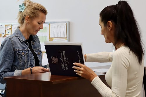 Wyniki rekrutacji można również sprawdzać bezpośrednio w szkołach, na zdjęciu II LO (fot. Katrzyna Balcerzak/archiwum)