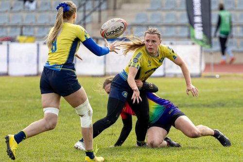 Damska drużyna Rugby Arka Gdynia podczas treningu (fot. klub Rugby Arka Gdynia sekcja damska/FB)