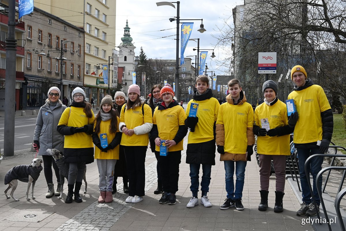 Wolontariusze kwestujący w Gdyni w ramach akcji „Pola Nadziei na Pomorzu” // fot. Michał Puszczewicz