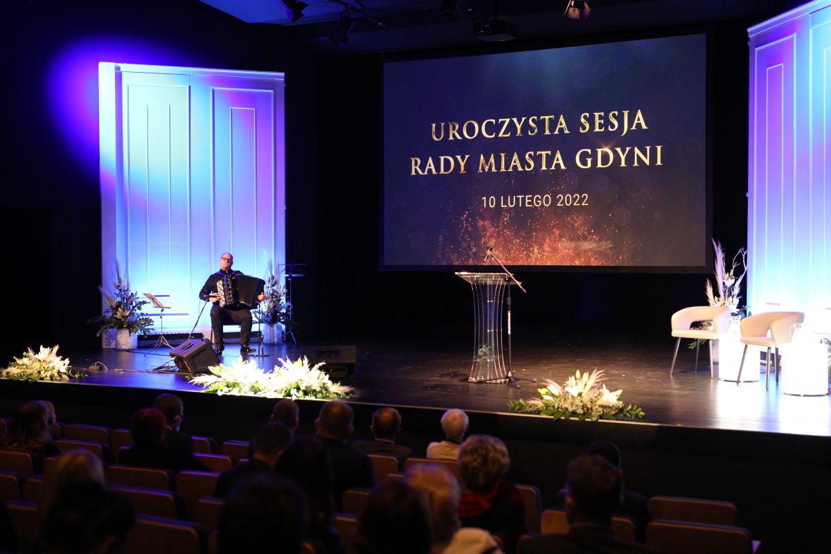 10 lutego w Teatrze Miejskim odbyła się uroczysta sesja Rady Miasta Gdyni // fot. Karol Stańczak