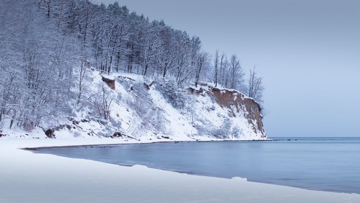 Widok na zimowy Orłowski Klif