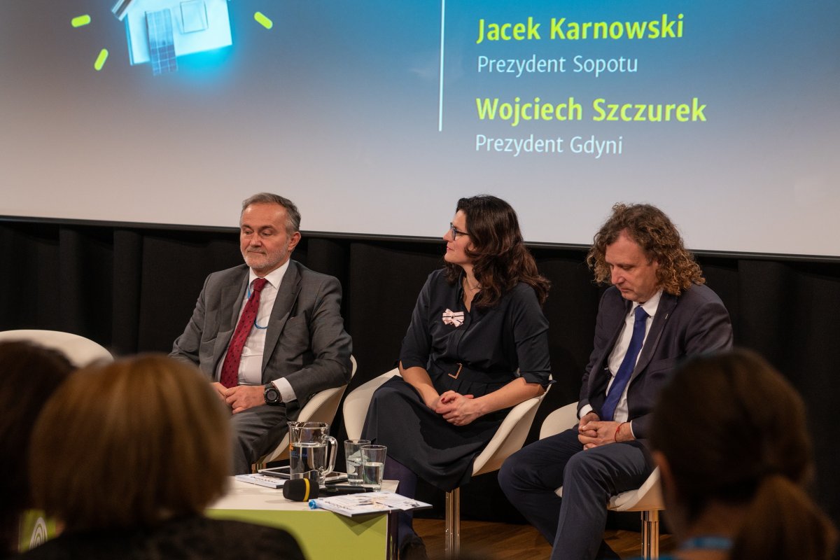 Wojciech Szczurek, Aleksandra Dulkiewicz i Jacek Karnowski podzcas debaty