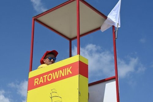 Ratownicy czuwają nad bezpieczeństwem plażowiczów na czterech gdyńskich kąpieliskach strzeżonych (fot. Magda Śliżewska)