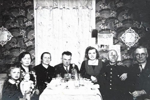 Przechodzień natknął się na zdjęcie, które prawdopodobnie ktoś zgubił podczas silnego wiatru (Fot. Komenda Morskiego Oddziału Straży Granicznej)