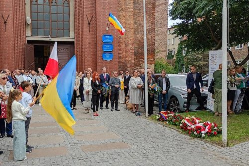 W uroczystościach Dnia Niepodległości Ukrainy w Gdańsku wzięli udział liczni mieszkańcy oraz przedstawiciele władz państwowych i samorządowych (fot. Waldemar Ulanowski)