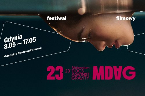 Na plakacie Soraya Akhalaghi, czyli tegoroczna twarz MDAG (fot. Kasia Bielska, mat. prasowe MDAG)