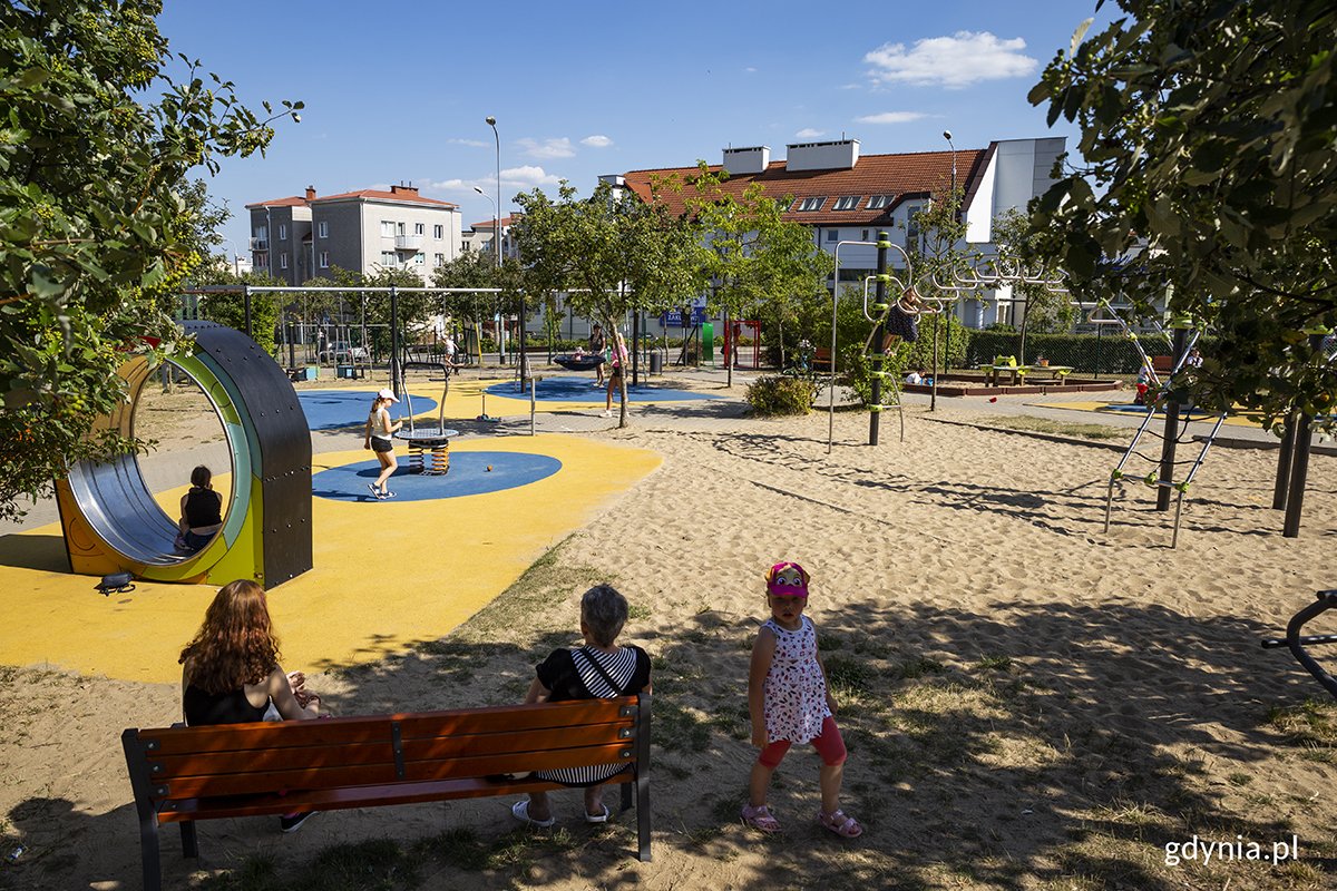 Zmodernizowany w lipcu 2021 roku plac zabaw przy ul. Gryfa Pomorskiego w ramach Budżetu Obywatelskiego. Fot. Przemysław Kozłowski