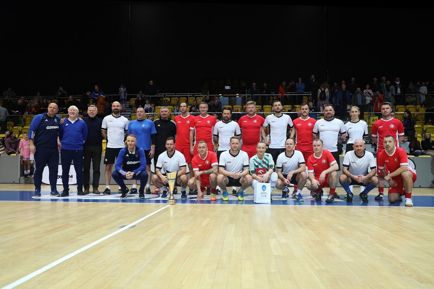 Uczestnicy turnieju Friends&Majkel AP KP Gdynia Cup 2023 na Polsat Plus Arena Gdynia