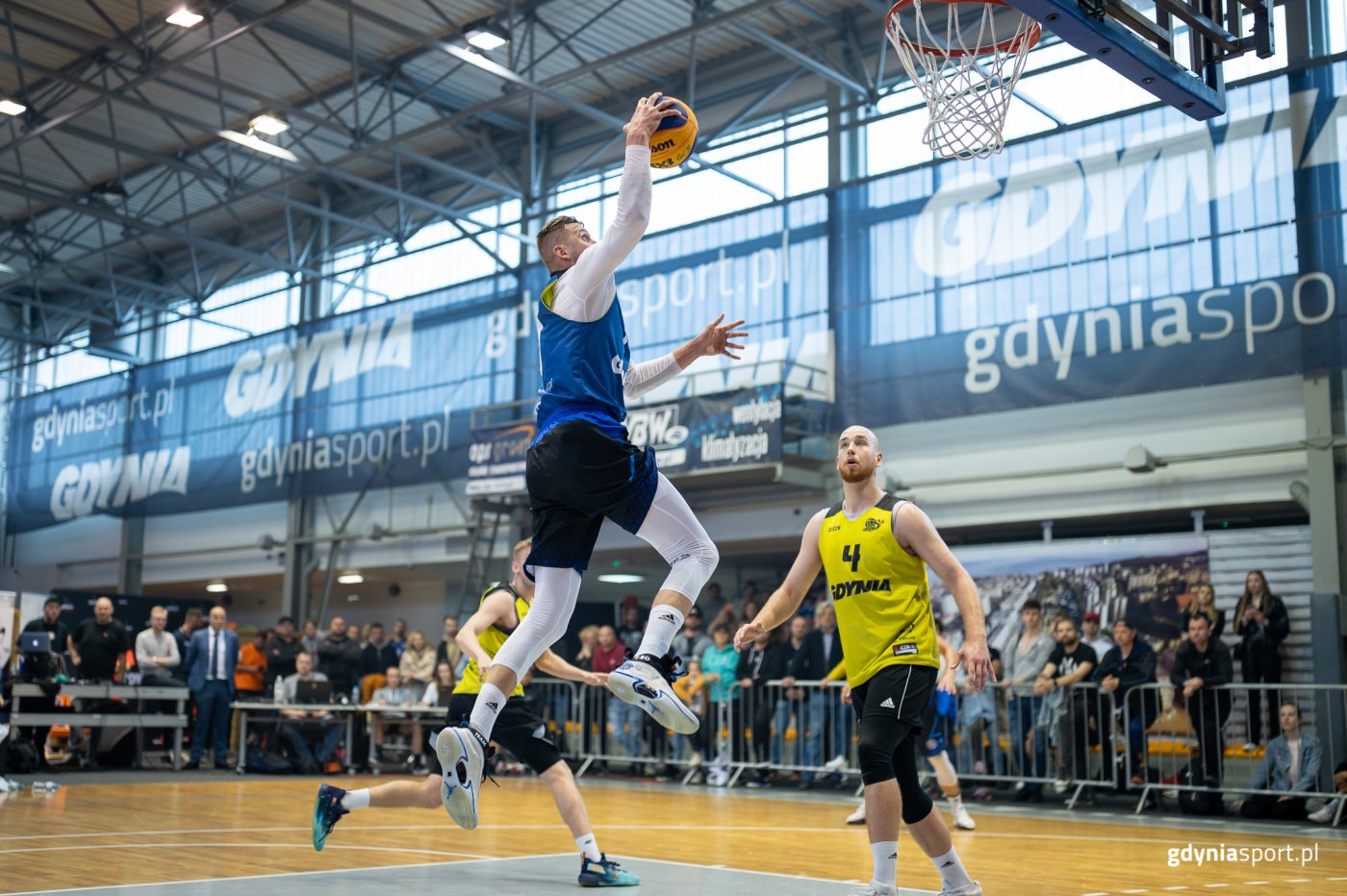 Adrian Bogucki (po prawej) zwyciężył w turnieju drugi rok z rzędu // fot. Jacek Klejment/gdyniasport.pl