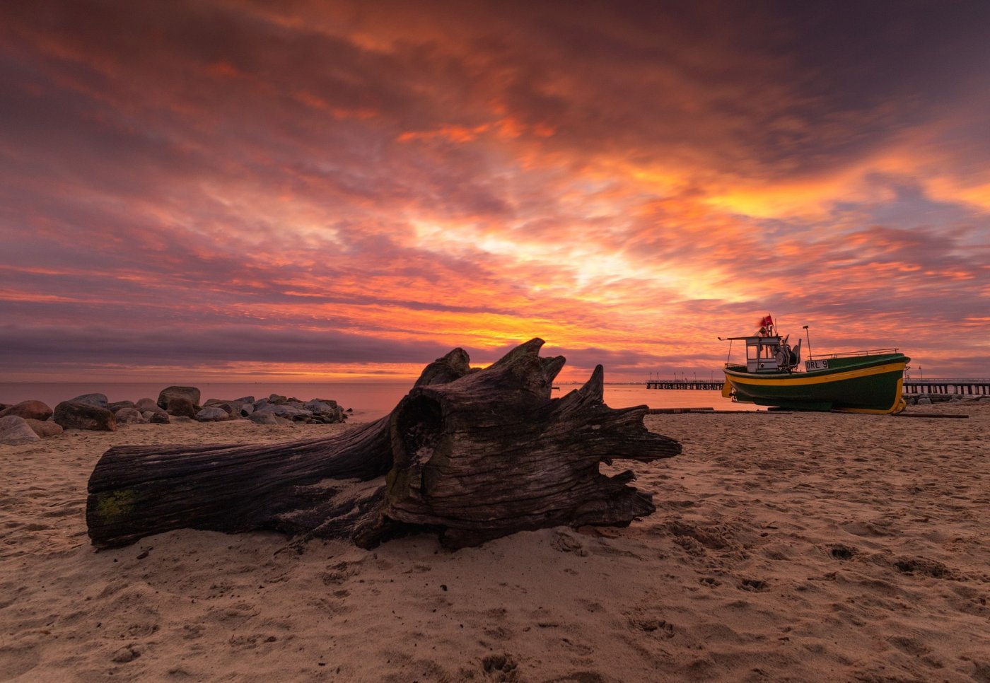 Orłowska plaża (fot. Iza Kicińska // zdjęcie z naszej grupy Gdynia w obiektywie)