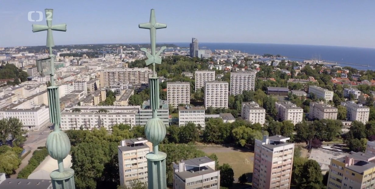 Gdynia rozpoczyna opowieść o Trójmieście w programie turystycznym Bedekr, zrealizowanym dla czeskiej telewizji. Fot. Kadr z filmu.