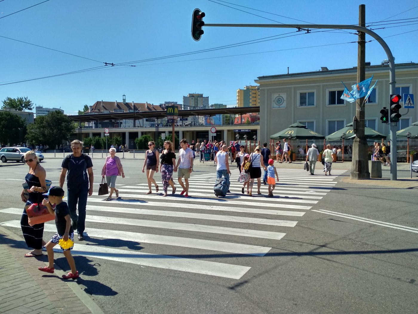 Przejście dla pieszych przy dworcu kolejowym Gdynia Główna