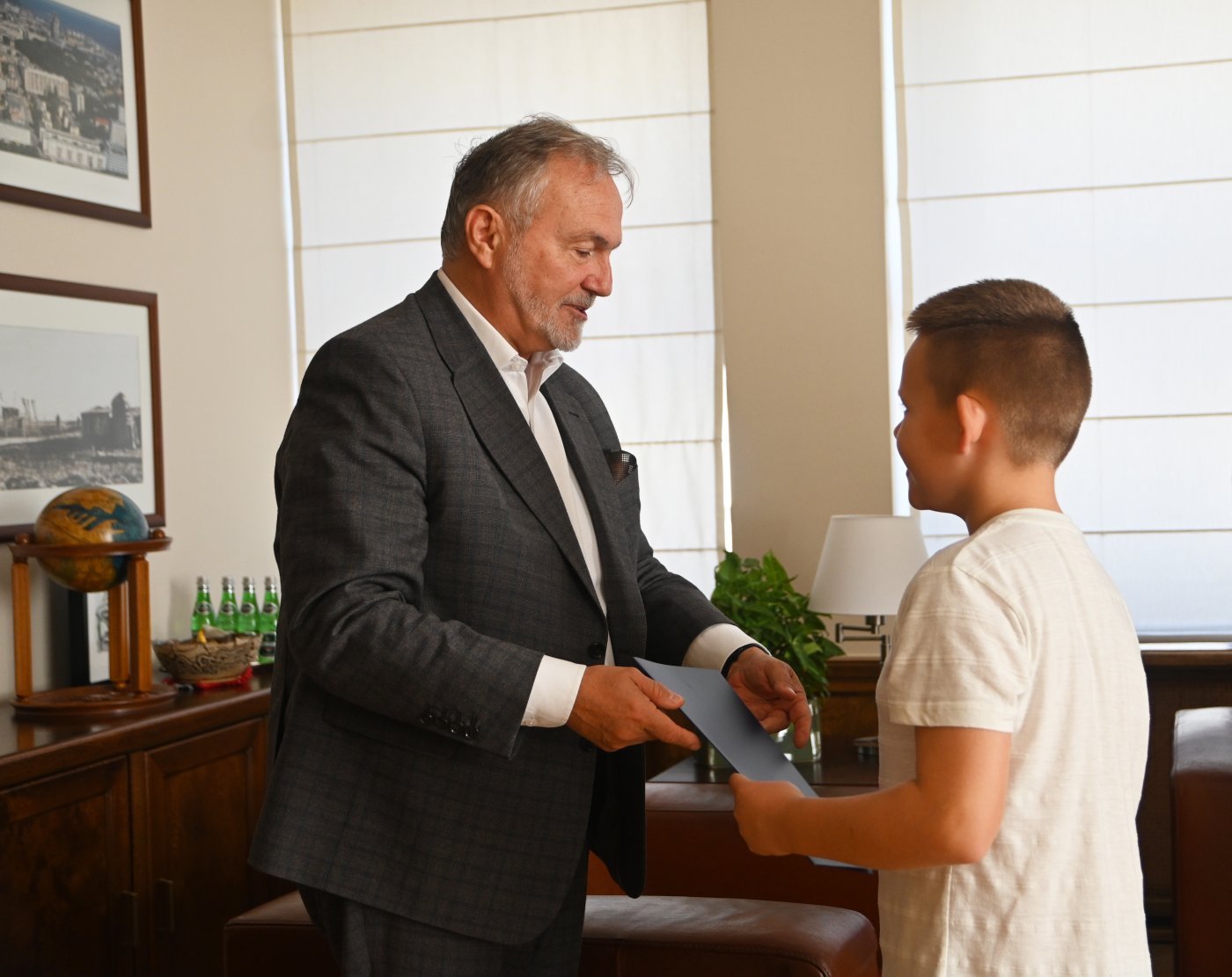 9-letni Wiktor odwiedził prezydenta Wojciecha Szczurka w Urzędzie Miasta w Gdyni.