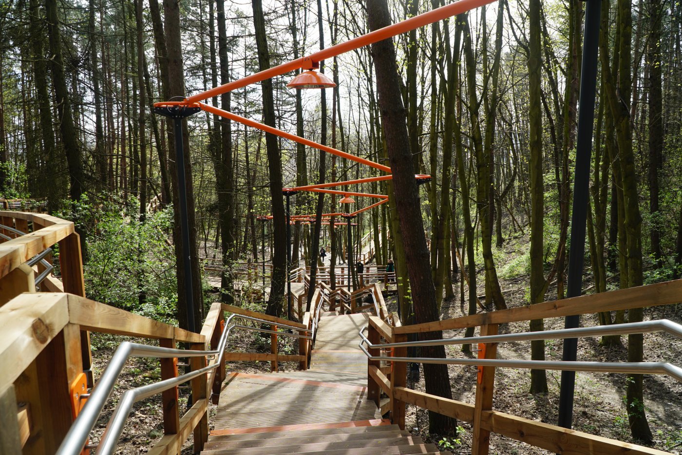 Trakt w Parku Leśnym zrealizowany podczas I etapu działań rewitalizacyjnych (fot. Laboratorium Innowacji Społecznych)