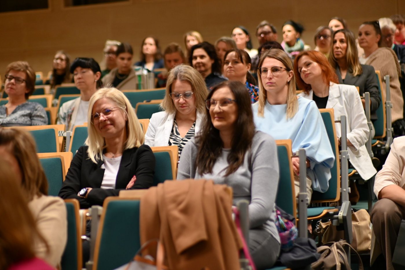 Ponad 80 specjalistów z obszaru wsparcia seniorów i osób z niepełnosprawnościami brało udział w spotkaniu podsumowującym ubiegłoroczne działania (fot, MOPS w Gdyni) 
