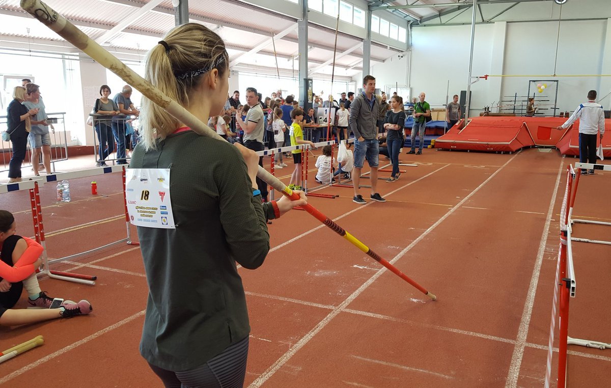 W XXIII Festiwalu Skoku o Tyczce im. Walentego Wejmana wzięło udział ponad 110 uczestników. / fot.gdyniasport.pl