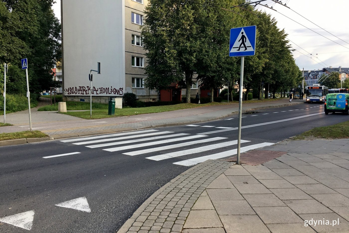 Jedno z aktywnych przejść powstanie na Dąbrowie na ul. Rdestowej na wysokości ul. Sojowej. Zwykłe oznakowanie zostanie zastąpione inteligentym systemem / fot. Paweł Kukla