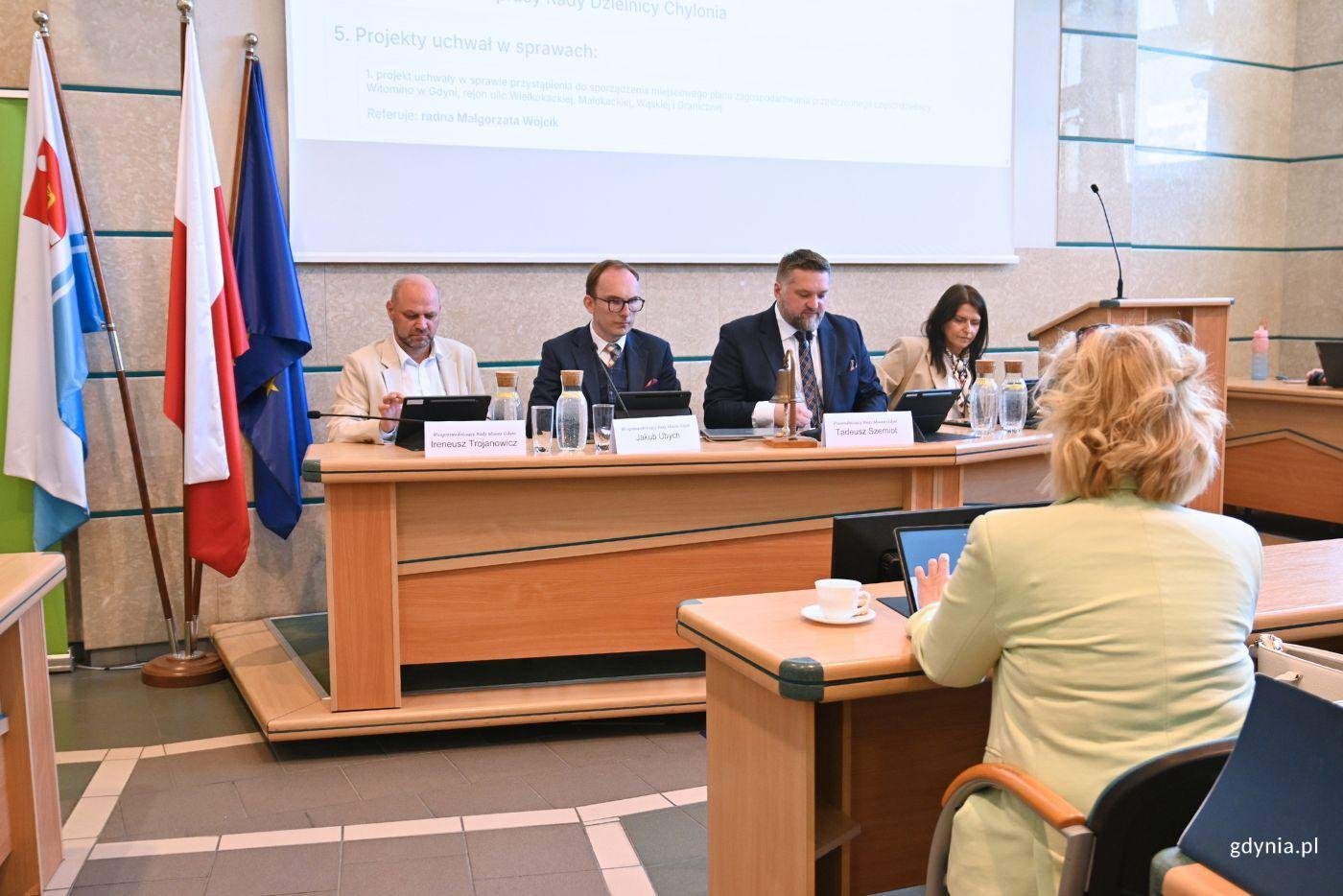 Na zdjęciu (od lewej): wiceprzewodniczący Rady Miasta Ireneusz Trojanowicz, wiceprzewodniczący Rady Miasta Jakub Ubych, przewodniczący Rady Miasta Tadeusz Szemiot, wiceprzewodnicząca Rady Miasta Mariola Śrubarczyk-Cichowska (fot. Magdalena Starnawska)