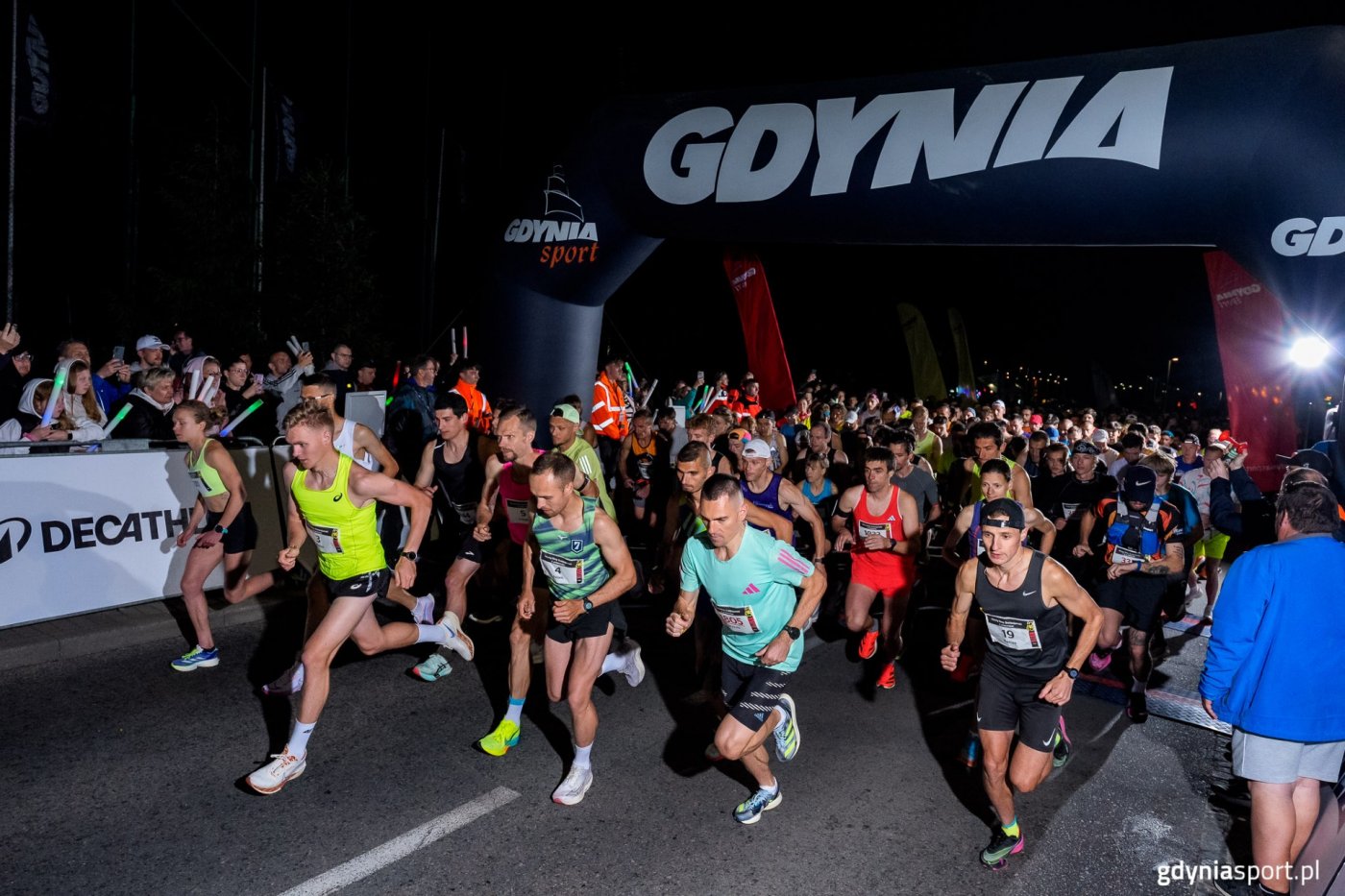 Start Nocnego Biegu Świętojańskiego z Decathlon (fot. Dawid Linkowski)