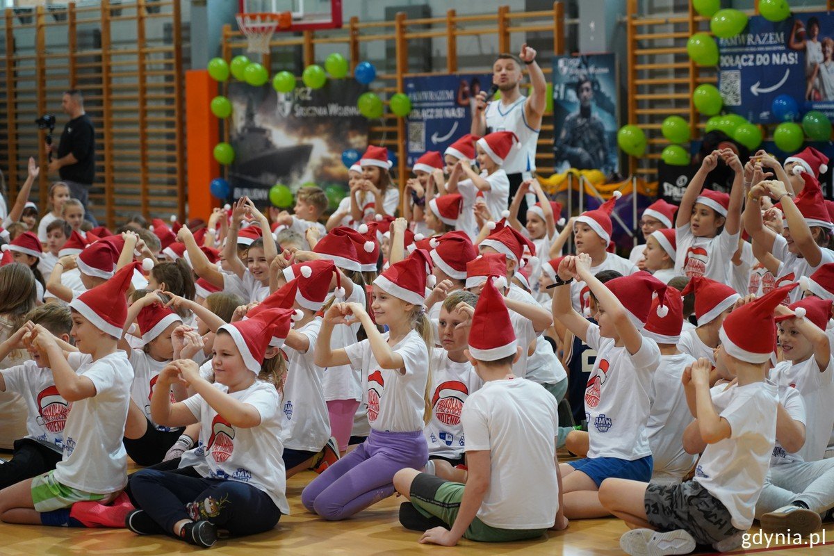 Mikołajkowe szaleństwo w Akademickim Centrum Sportowym AMW (fot. Magda Śliżewska)