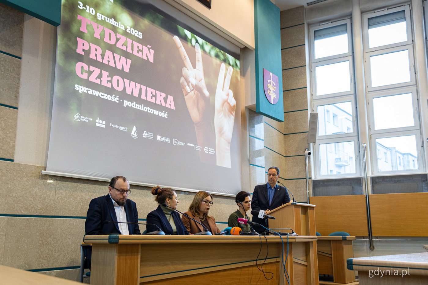 Konferencja miejska, podczas której zaprezentowano program Tygodnia Praw Człowieka (fot. Kamil Złoch)