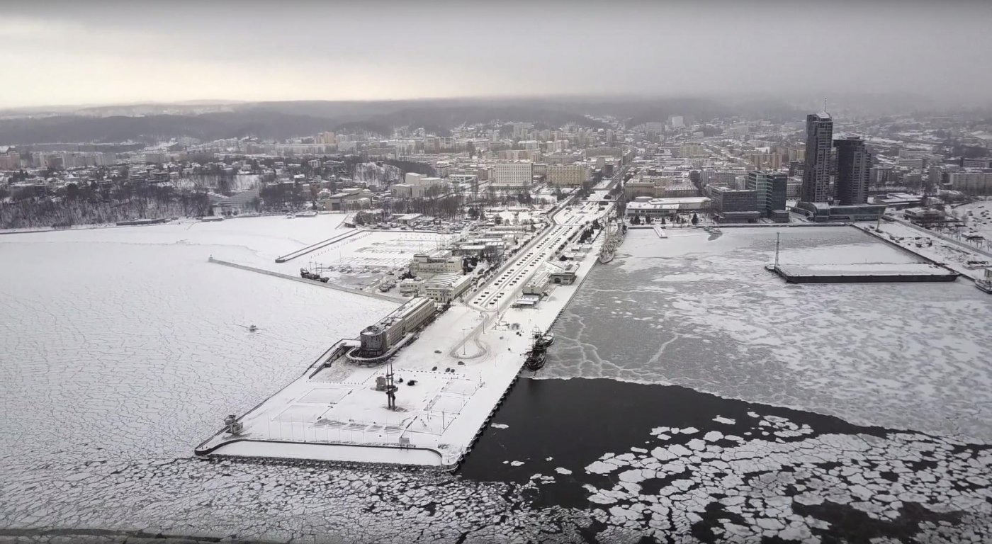Zrzut ekranowy z filmu Max Dron
