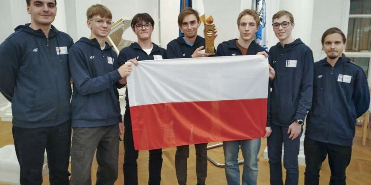Polska drużyna zapisała się na kartach historii, triumfując w XXXV Zawodach Matematycznych Państw Bałtyckich (Baltic Way), które w dniach 14-18 listopada 2024 roku gościły w estońskim Tartu. (fot. www.iii-lo.tarnow.pl)