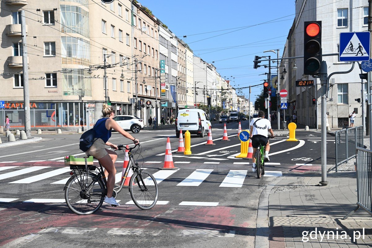 Nowe rozwiązanie rowerowe przy Parku Centralnym, fot. Magdalena Śliżewska