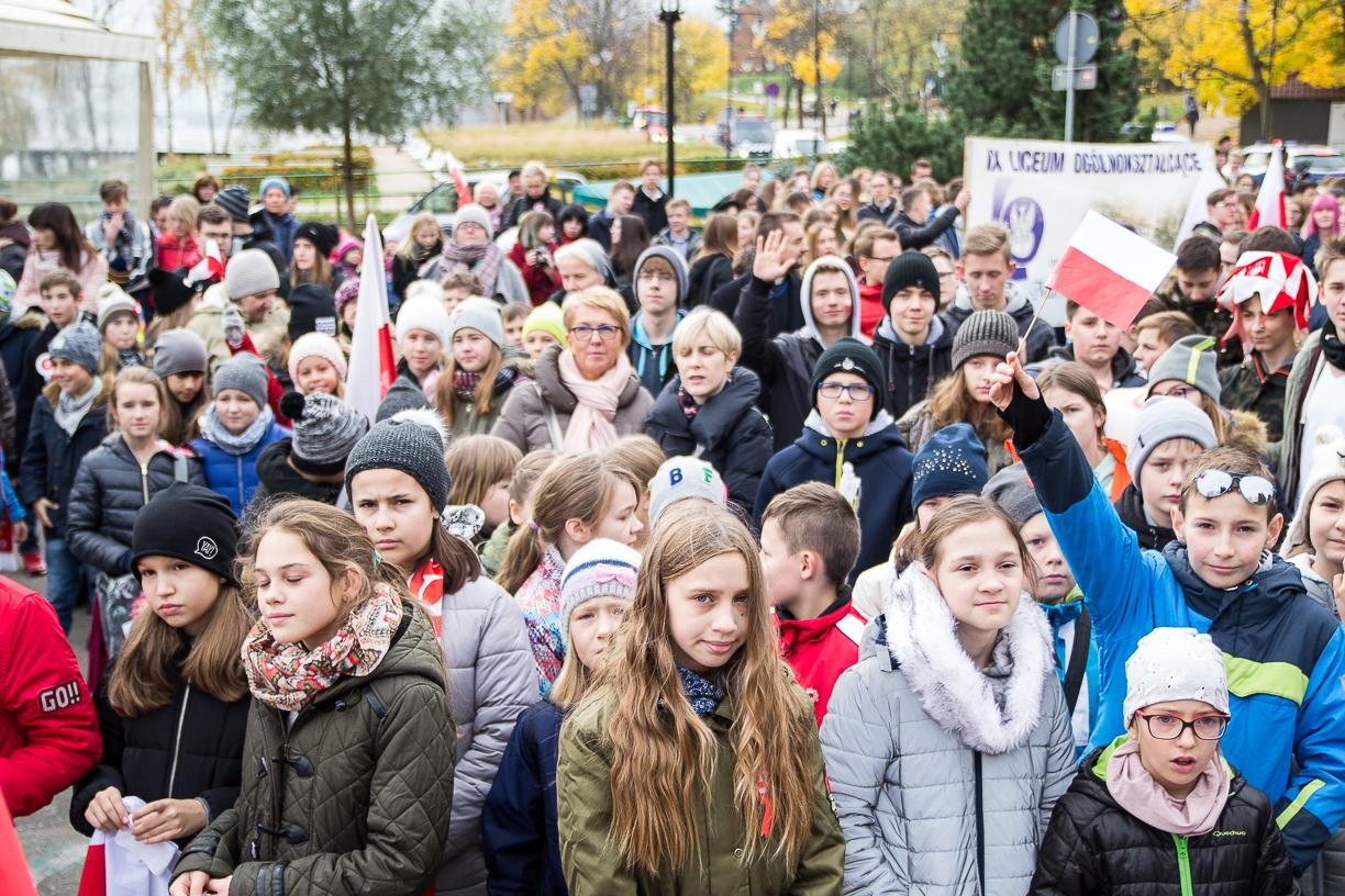 Tak w zeszłym roku wyglądała Dzielnicowa Parada Niepodległości w Orłowie, fot. Mateusz Skowronek / archiwalne