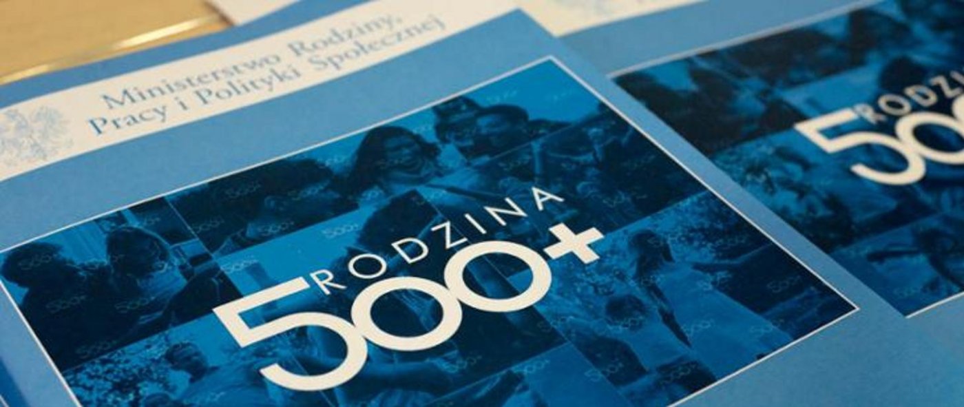 Grafika promująca rządowy program Rodzina 500 plus fot. gov.pl