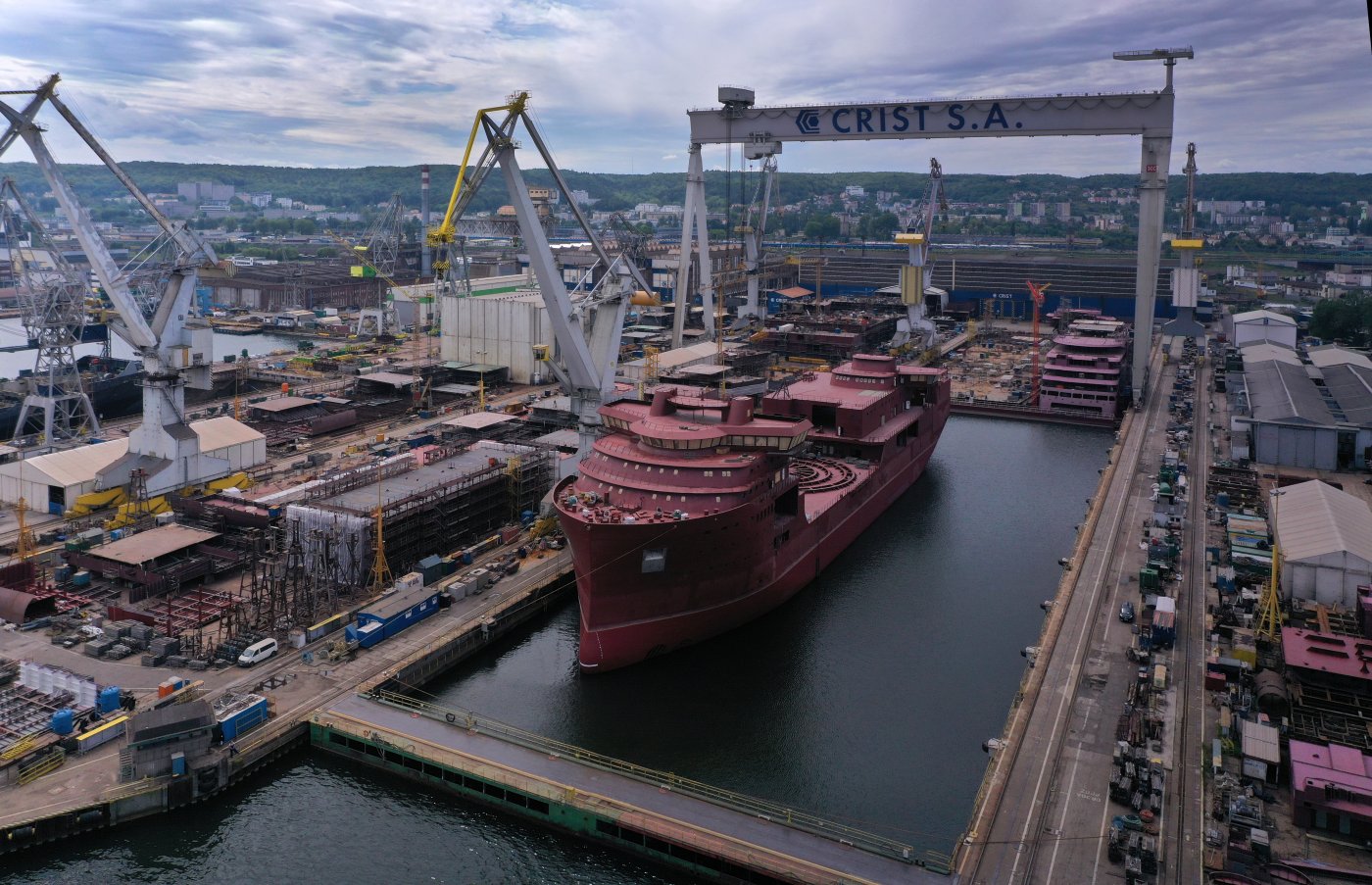 Kolejny statek rusza z Gdyni do norweskiej stoczni Ulstein, fot. mat. prasowe / Crist
