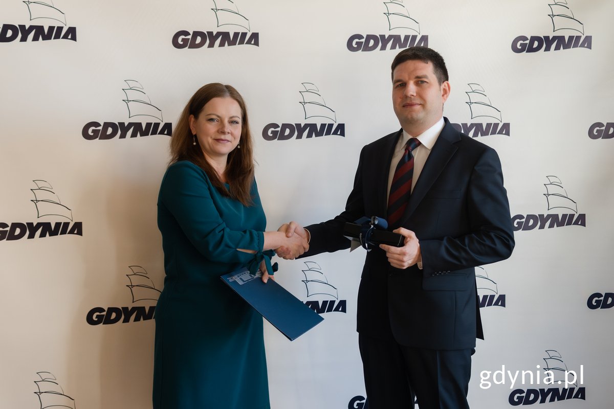Na zdjęciu Aleksandra Kosiorek, prezydent Gdyni i Maciej Zielonka, wiceprezydent Gdyni (fot. Natalia Kawalerowicz)
