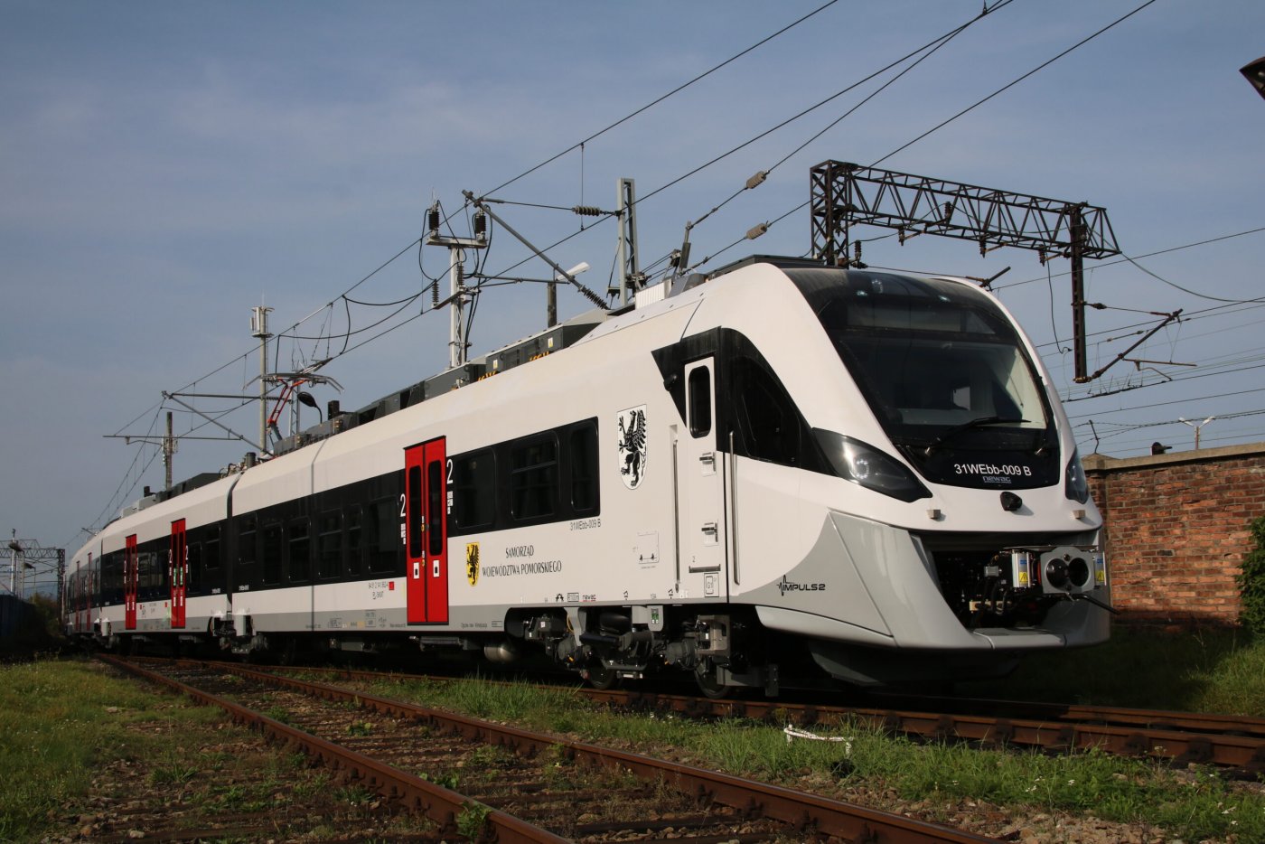 Nowy pociąg Impuls II przechodzi obecnie testy i jazdy próbne na trasie Nowy Sącz - Tarnów lub Muszyna. Źródło: UMWP
