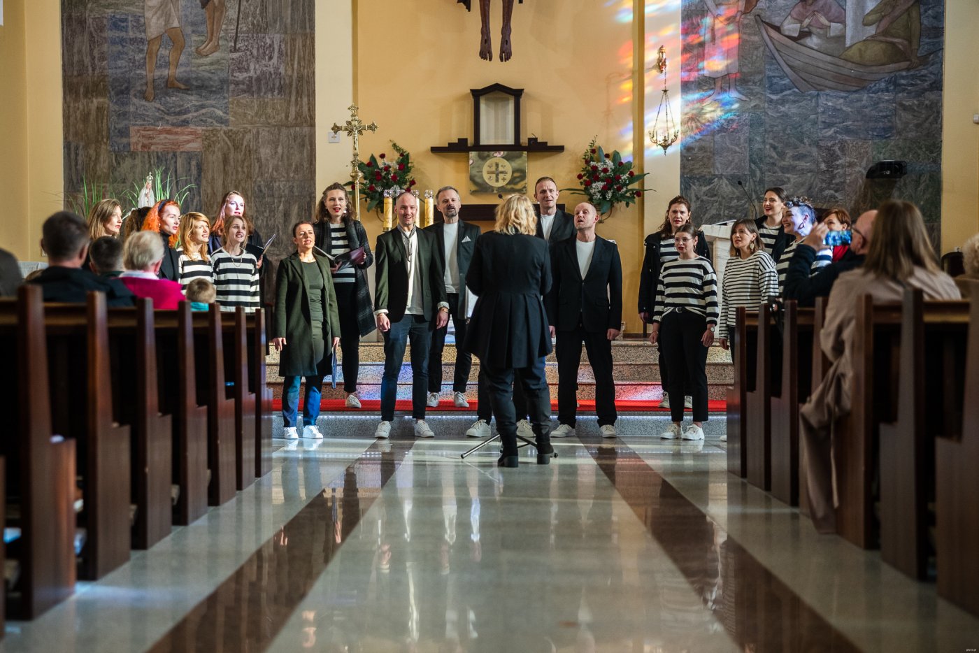 Chór w kościele pw. Chrystusa Króla w Gdyni // fot. Karol Stańczak