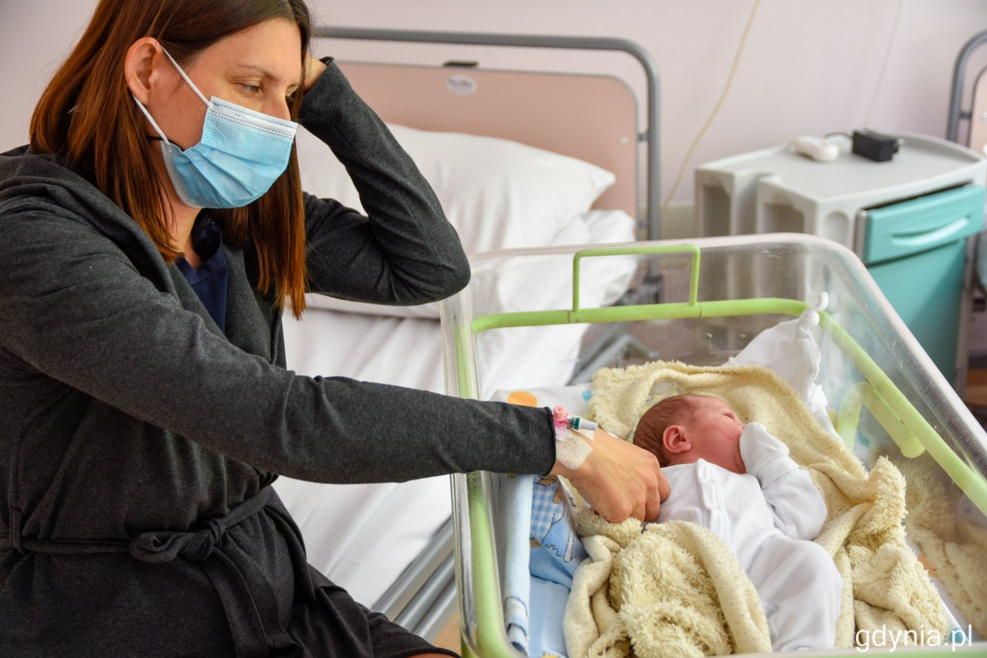 Na zdjęciu mama Katarzyna z synkiem Kacprem, który przyszedł na świat 26 maja. // fot. Magdalena Śliżewska