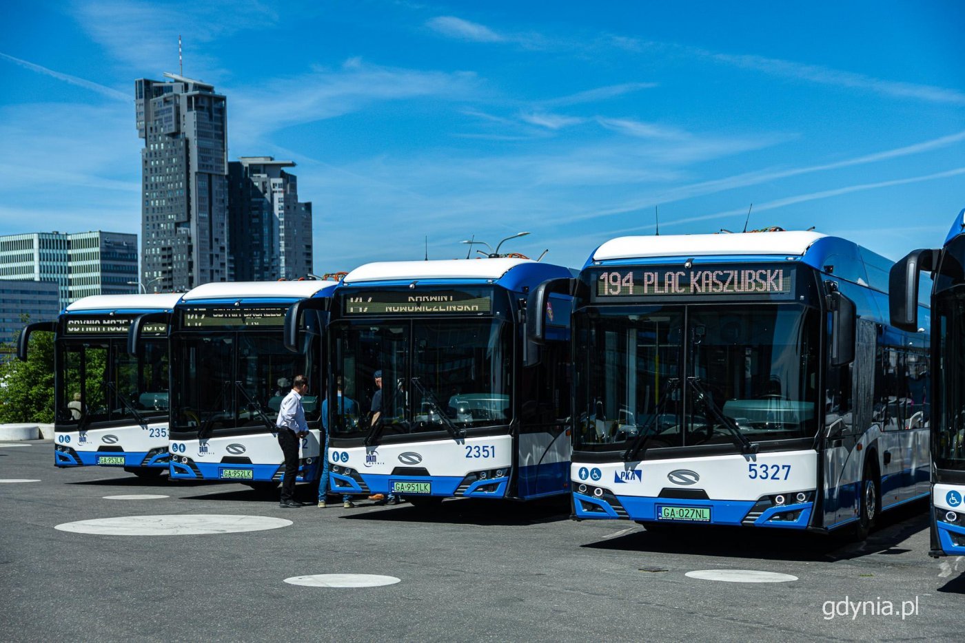 Nowe autobusy elektryczne, które trafią na gdyńskie linie 147 i 194 (fot. Kamil Złoch)