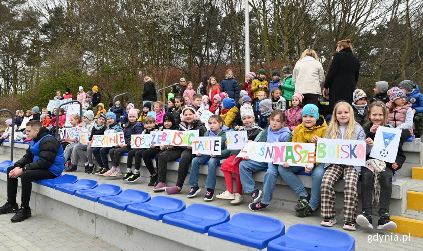 Szkoła Podstawowa nr 44 leżąca przy ul. majora Sucharskiego 10 doczekała się kompleksu sportowego ku uciesze uczniów ale i okolicznych mieszkańców // fot. Z.Gołąb