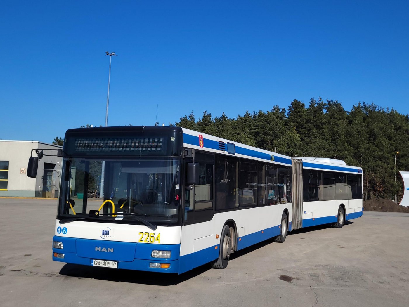 Nowe pojazdy zastąpią wyeksploatowane autobusy, z których korzystamy obecnie  (Paweł Misiak, PKM).
